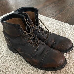 Frye Men’s Logan Cap Toe Boot - size 10 M